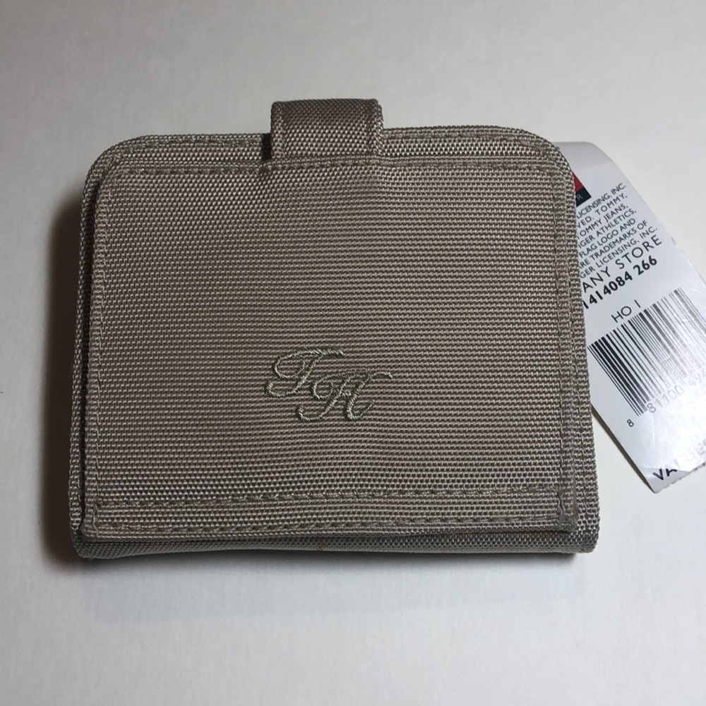 Tommy Hilfiger Women’s Wallet